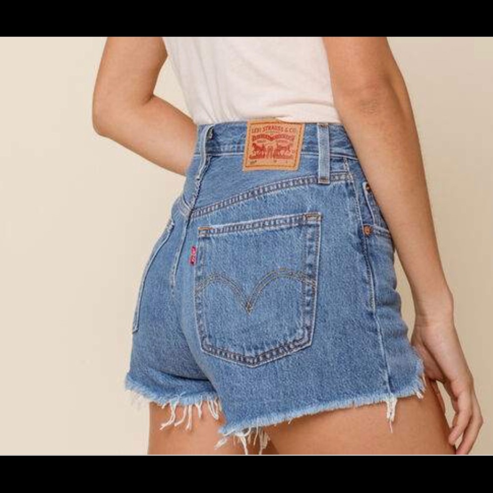 Levi’s 501 High Rise Shorts Size 26